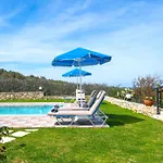 Marie With Private Pool *