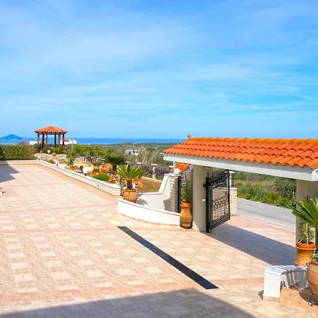 Marie With Private Pool Ретимно