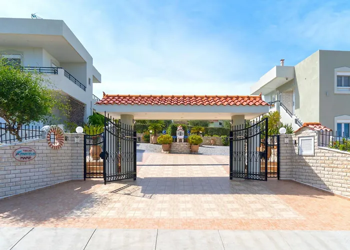 Marie With Private Pool Ретимно