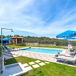 Marie With Private Pool 빌라 레팀노