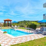 Villa Marie With Private Pool Rétino